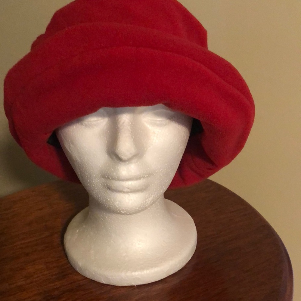Women’s red fleece cap lined inside